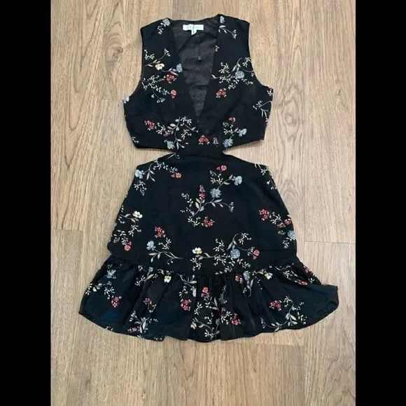 Honey Punch Black Floral Cutout Dress - Picture 4 of 6
